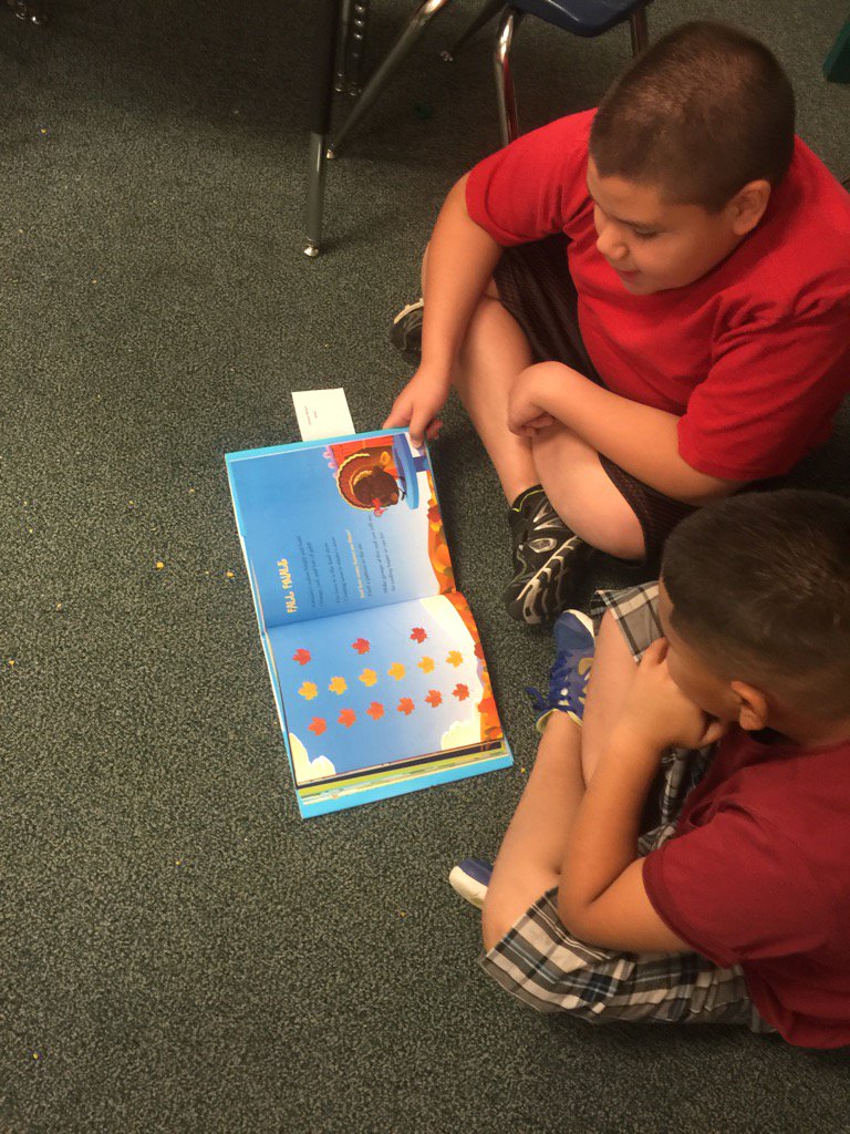 Forman5thGrade's tweet photo. Forman 5th and 2nd Reading buddies #Formanlearns #forman 2ndgrade #formanleaders https://t.co/ncjMwbBFn5