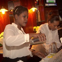 BCSeafoodATL's tweet photo. Stop by tonight!  We are here to help you unwind!  #atldrinks #atlnightlife #atlfoodies #atleats #cascade https://t.co/DLPcZ8VMaH