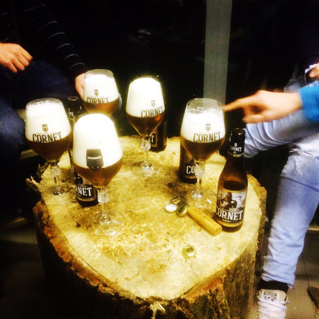Crement87's tweet photo. #cornet #brouwerijdehoorn #oaked #blond #beer #palmbelgiancraftbrewers #proevenmetvrienden https://t.co/0ph81tMdHb