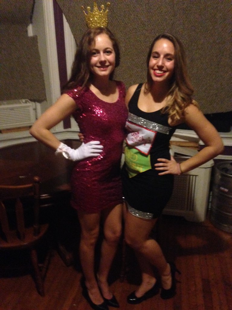 TheHenHouse5413's tweet photo. the #henhouse had so much fun at @sjusigmapi date party last night! https://t.co/4XoEPZ2ocR