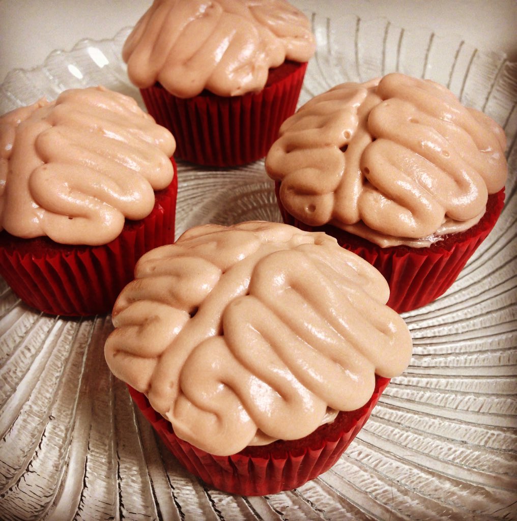 anniemoons's tweet photo. Mmm..... Brains

#cupcakes #Halloween #zombiefood https://t.co/kX5tHS5Nf0