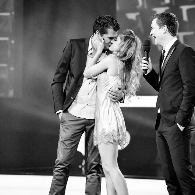 LaurensNuyens's tweet photo. Exact 1 jaar geleden stonden we af te zien op dat podium π @roosje_vdk #dansdate @Destadsbader https://t.co/TjTz6GV2nk