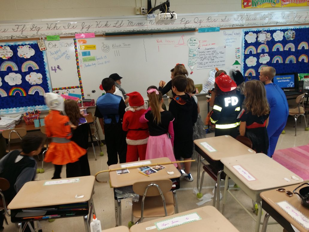 Halloween fun! Thank you to our room parents for a great time.