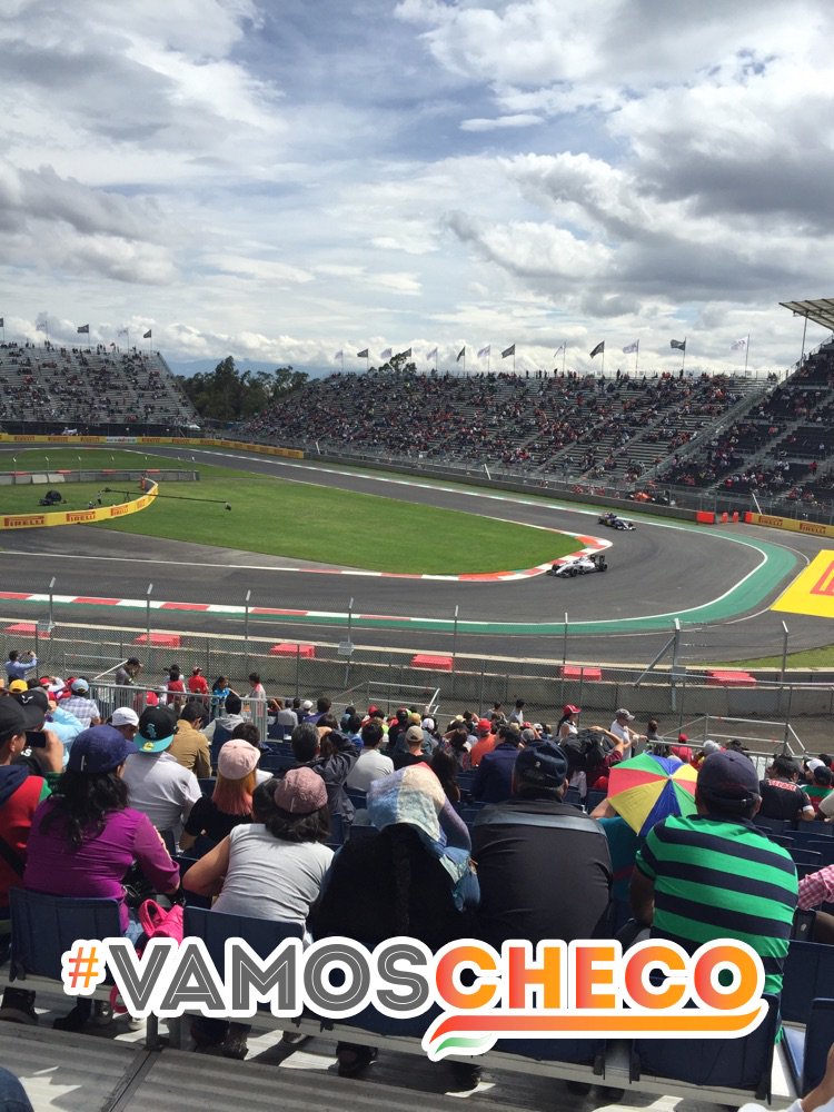 ActGaby's tweet photo. En el #MéxicoGP disfrutando de la #F1fiesta y apoyando a mi piloto favorito #VamosCheco https://t.co/4aNfVOsiF6