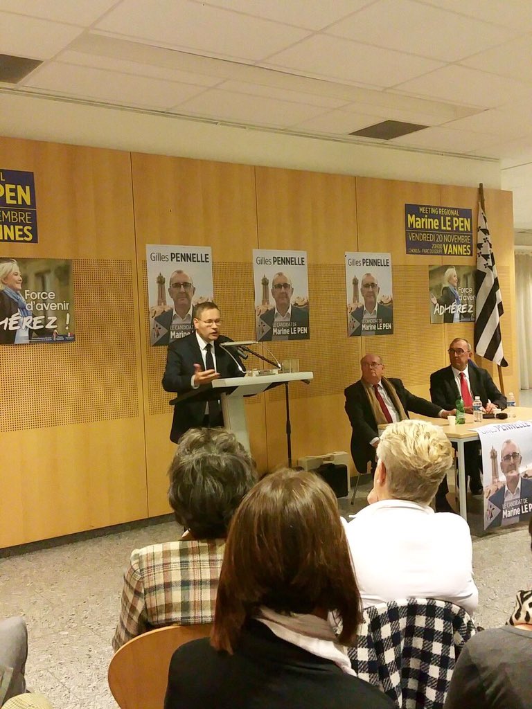 Gilles_Lebreton's tweet photo. A #Dinan pour soutenir @GillesPennelle, notre candidat en #Bretagne, devant une salle remplie pour l'occasion ! https://t.co/NjFCBxRWA0