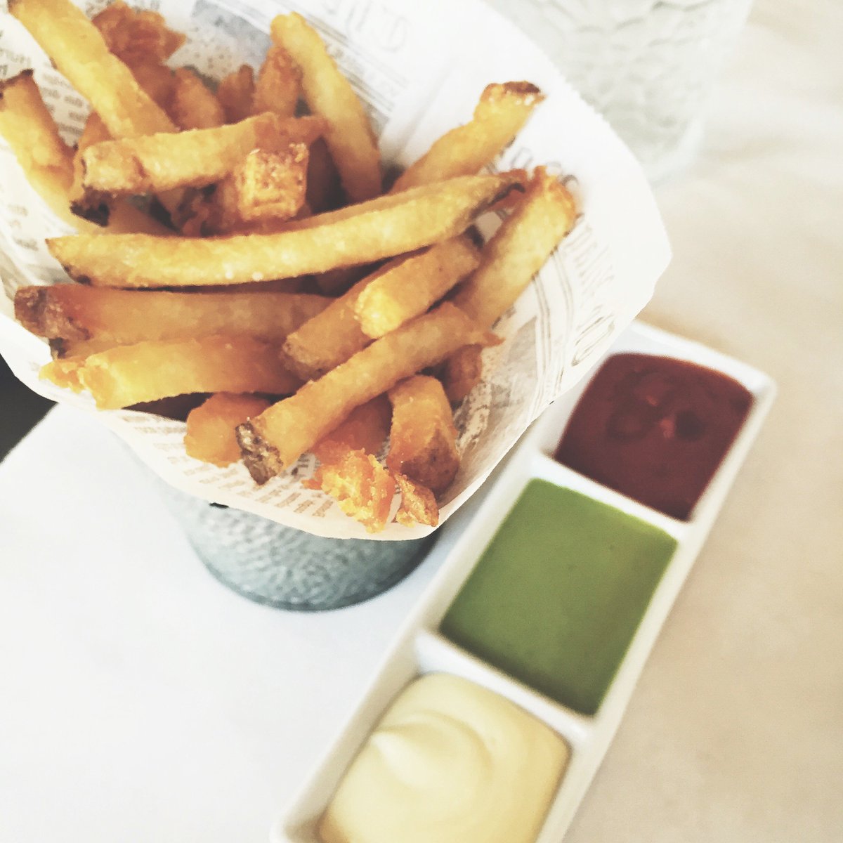 ChefBinkley's tweet photo. Happy that it's fry-day at #BinksMidtown https://t.co/o3mQxFRZX3
