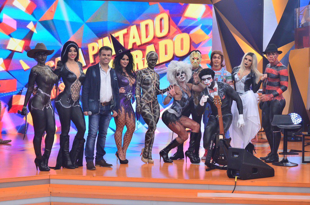 marcosmion's tweet photo. Olha o halloween de bacon e beringela q vai rolar amanhã no Legendários, seus zé bronha!! 😂😂 https://t.co/p8TRzmfRhk