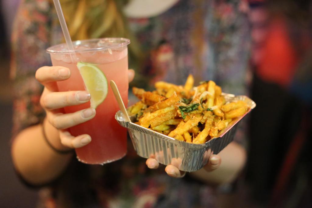 JoseCuervoUK's tweet photo. Crabmeat fries from @PrawnographyLDN &amp; a Cuervo El Diablo cocktail. If you ain't at @streetfeastldn? You oughtta be. https://t.co/L4Fj2MUjDL
