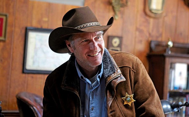EW's tweet image. #Longmire renewed for season 5 on Netflix: ow.ly/U3D4N