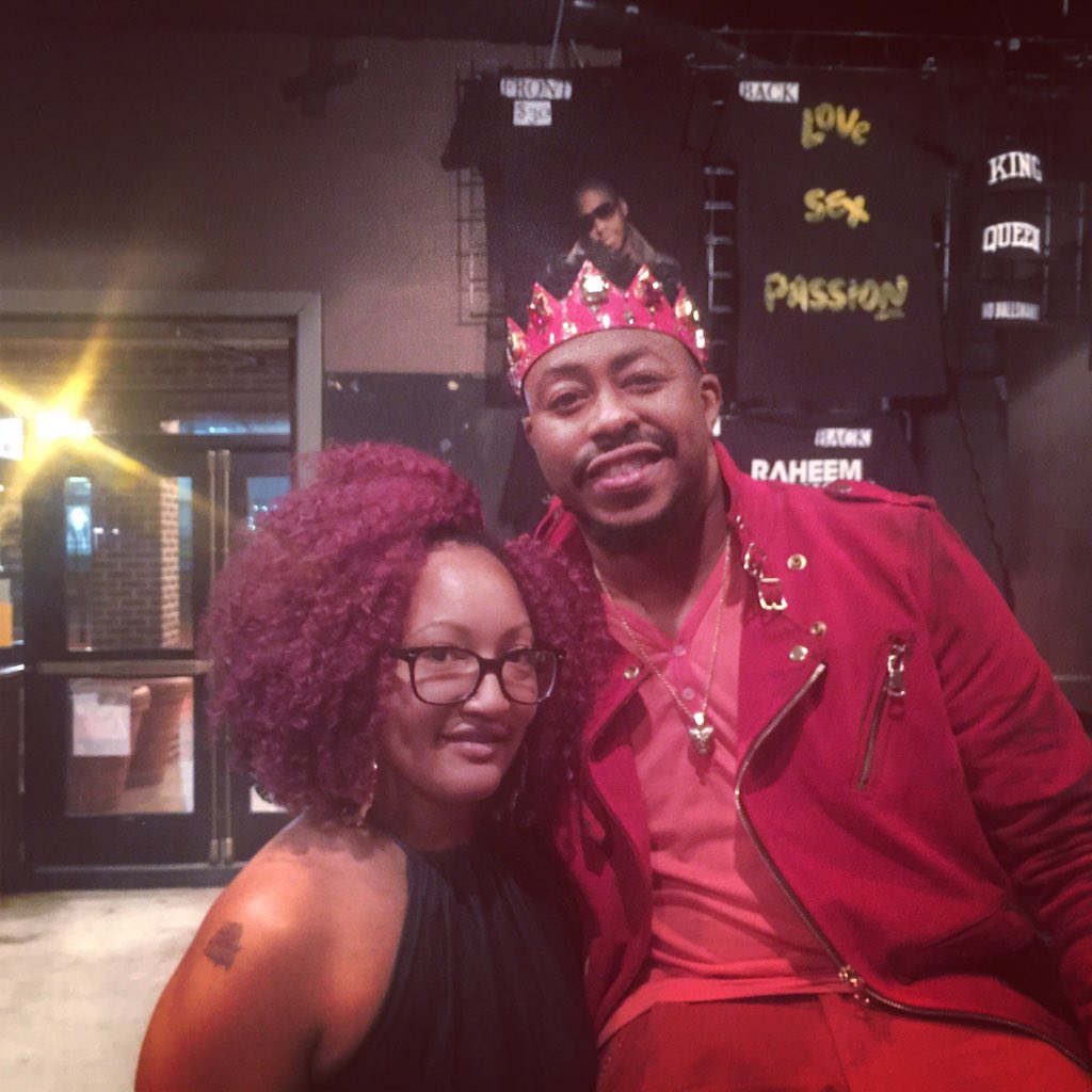 MsQuita215's tweet photo. The love king himself @Raheem_DeVaughn https://t.co/ovcYQTiffS