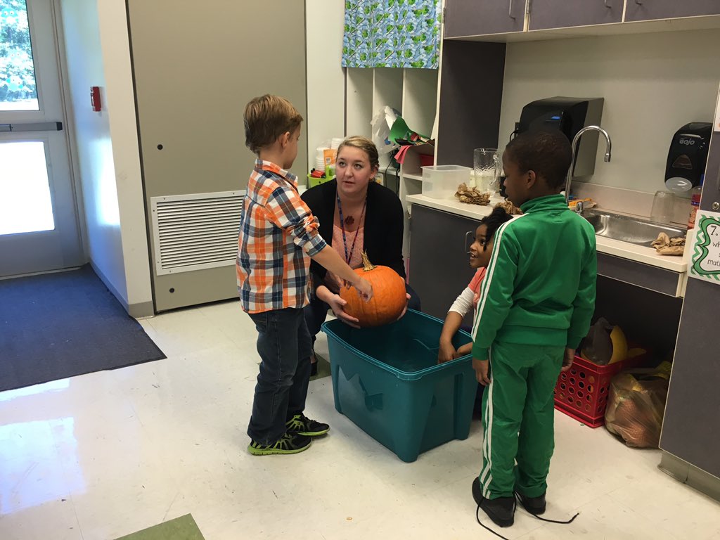 MrsGs_WiseOwls's tweet photo. Pumpkin Investigation and Math today! #pumpkinsfloat #learnedsomethingnew #countingseeds #FunFriday 🎃 @PoeMagnetES https://t.co/58SW6L0Pfr