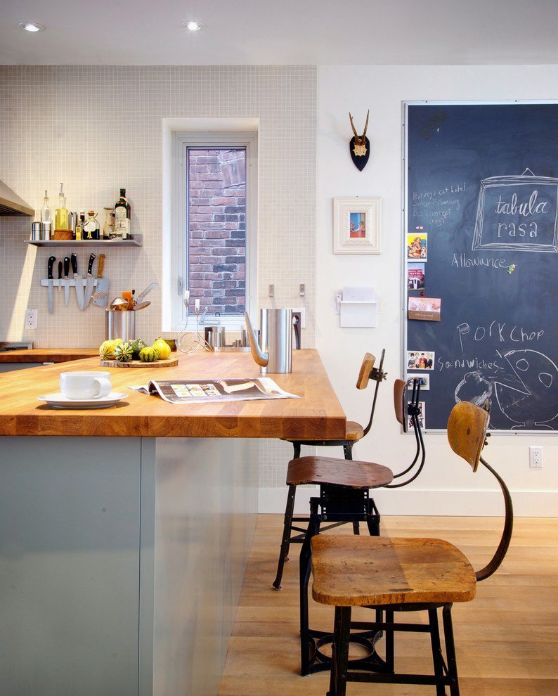 AptTherapy's tweet image. Unexpected Interest: Mismatched Bar Stools on.apttherapy.com/THegqk