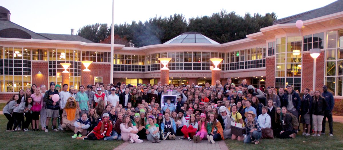QuinnipiacU's tweet photo. 200 #Quinnipiac students transformed a girl's dream of becoming Cinderella into a reality - https://t.co/fqrefbagbt https://t.co/vznejy1FOj