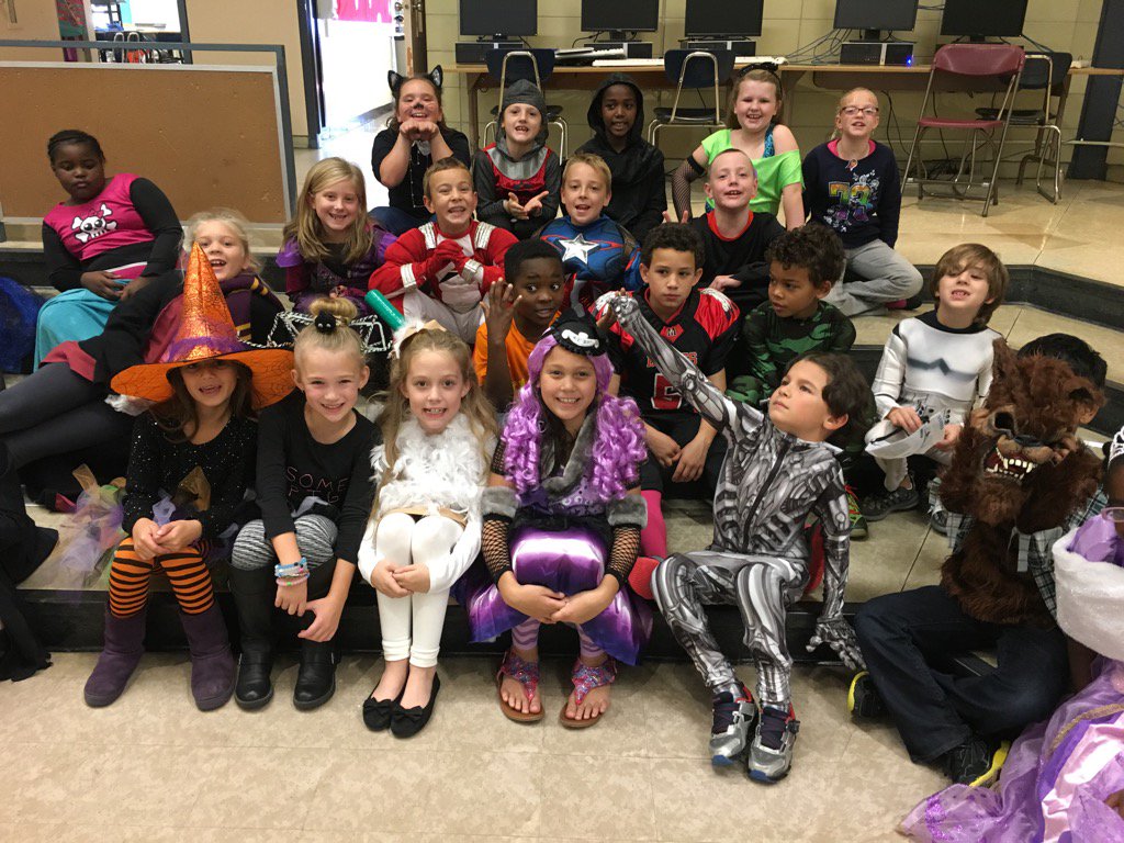 WJMGrade3's tweet photo. Ms. Smith's class is ready for the Character Parade! ☺️ https://t.co/jZwN2pwYrO