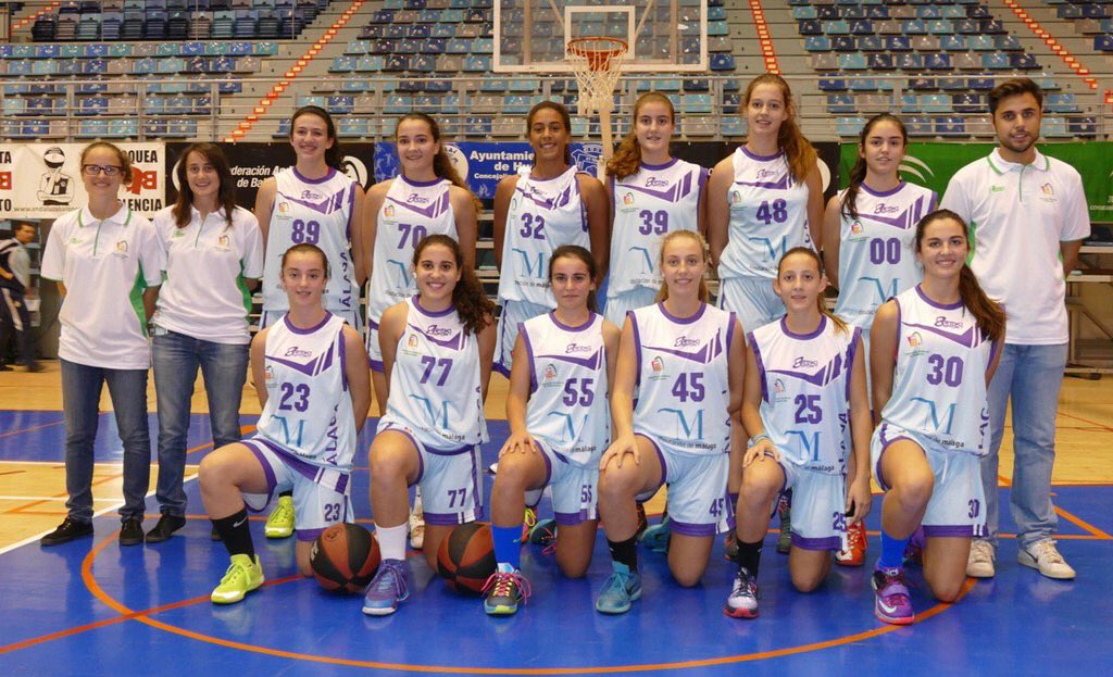 coachburgoslati's tweet photo. Enhorabuena por la primera victoria! A seguir así. @peqque15 @nana___6 @Narf_55 y @FAB_Malaga #CASEBACF15 #VamosxOro https://t.co/RsnAW49KCM