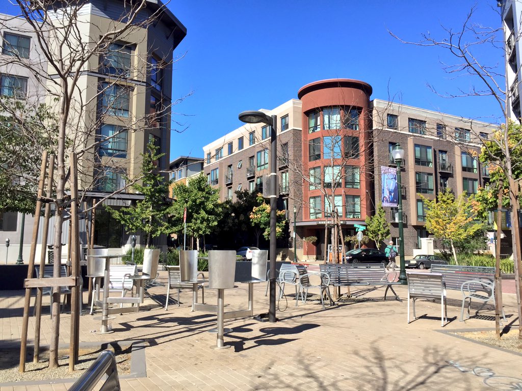 rachelannc's tweet photo. Oakland mornings and a lack of sleep. #awakencafe #soylatte #latte #acmetoast #acme #oakland #uptown https://t.co/sOeptHktsD