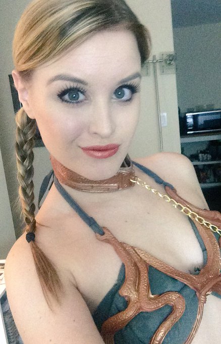 Come hangout with Slave Leia on MFC now! 2 HTs get photoset! https://t.co/YTeljKbmk2 https://t.co/WV