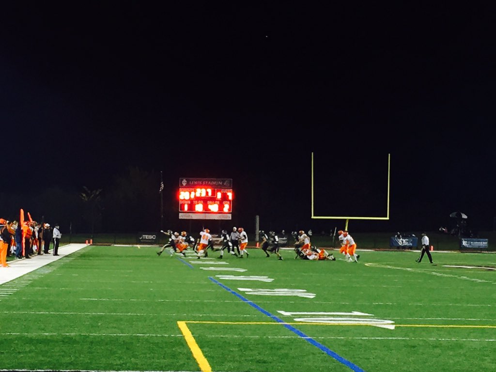 Dmoore_ICCP's tweet photo. @iccpfootball 28 Winnebago 7 at the half #CantStopWontStop #LightTheKnight #KnightUp https://t.co/bOUYWRYANQ