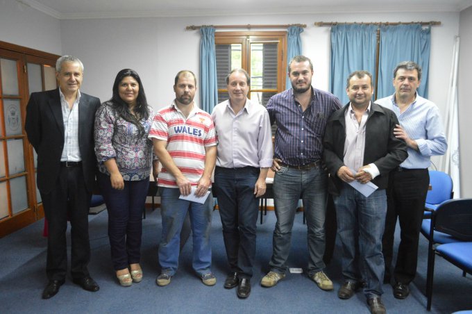 manifiestos's tweet photo. #Sunchales: Tres emprendedores locales recibieron créditos por 105 mil pesos. https://t.co/YzZlxoqpx1 https://t.co/zTEDheONxI