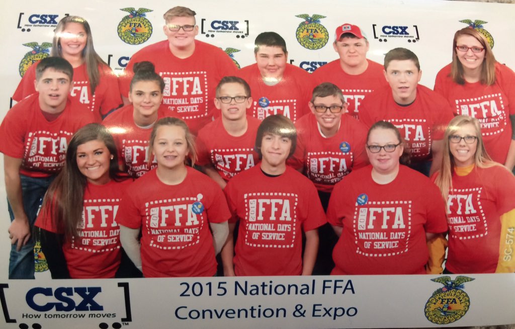 fchsagffa's tweet photo. Living to Serve #AmplifyFFA #lovethehungry 💙💙💙 https://t.co/yYRhJE1F9S