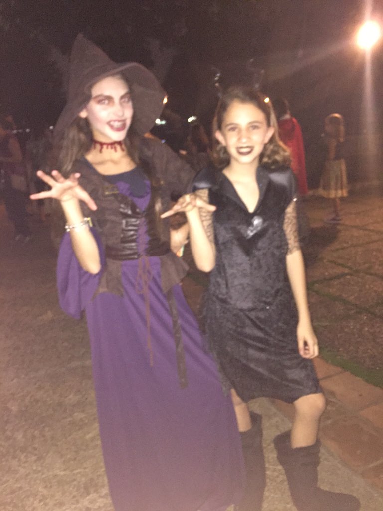 SonterraMembers's tweet photo. Happy spooktacular everyone! Great costumes kids !! https://t.co/PCCml42TTN