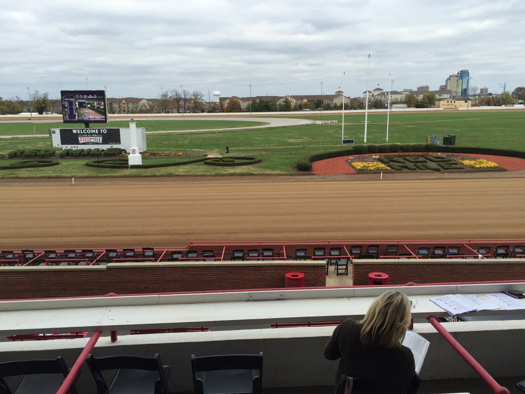 TUCoachLane's tweet photo. I promised her a front row box suite 4 the Breeders Cup!! @AndreaLaneKW is sooooo lucky 2 have me @RedMileHarness https://t.co/6X2SdbrCjN