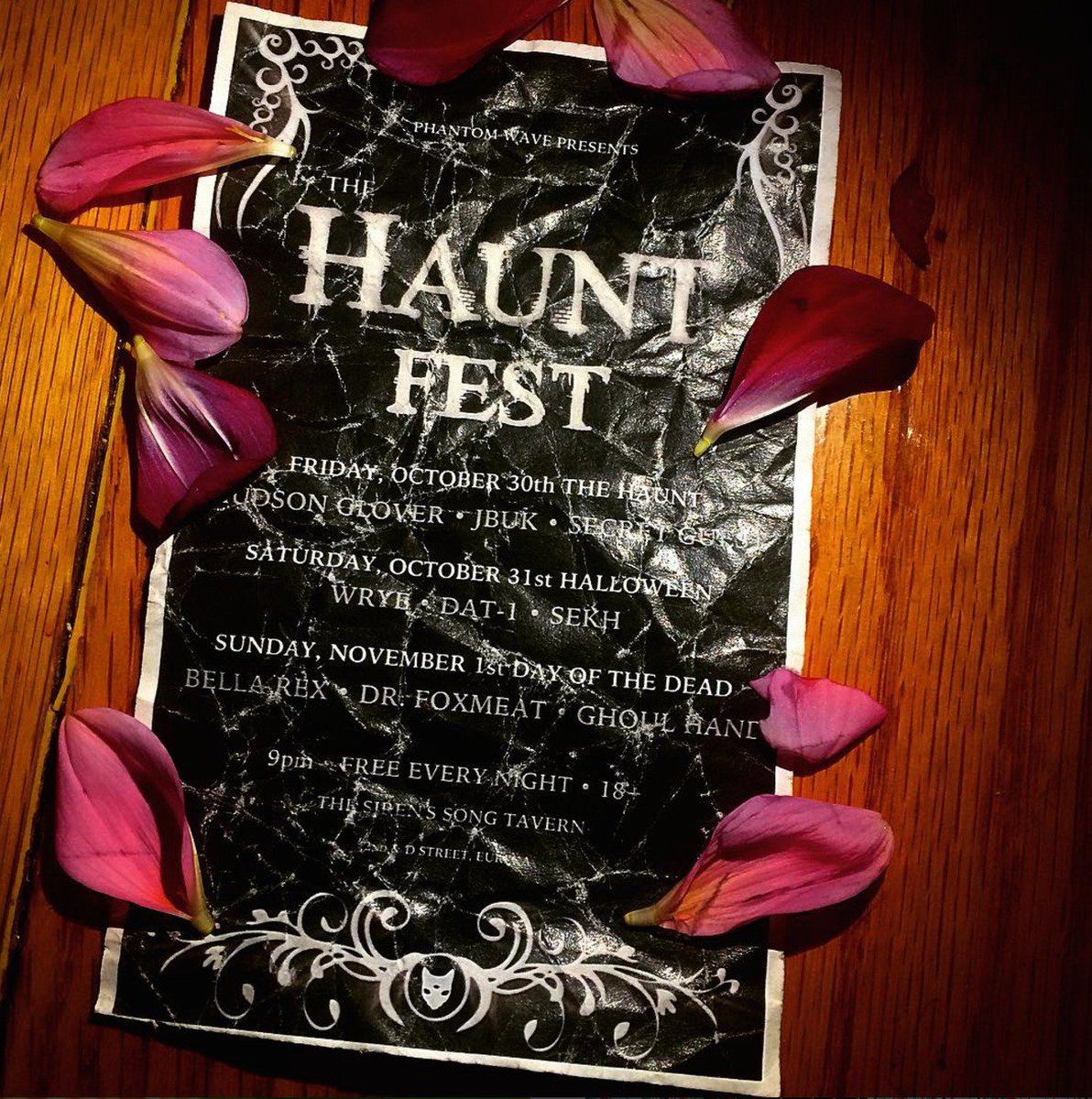 PhantomWaveRec's tweet photo. Phantom Wave's Haunt Fest starts tonight at the Sirens Song: https://t.co/2SpP3HcoVQ @SirensSong4Beer #PHANTOMWAVE https://t.co/1aTGaU6cMg