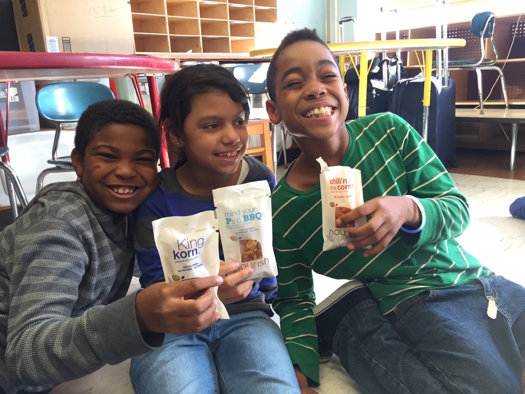 dmfnyc's tweet photo. Thanks to @NourishSnacks for donating some amazing goodies to our after school program! Yum:) #dmfyouth #eathappy https://t.co/s0HBau4WyM