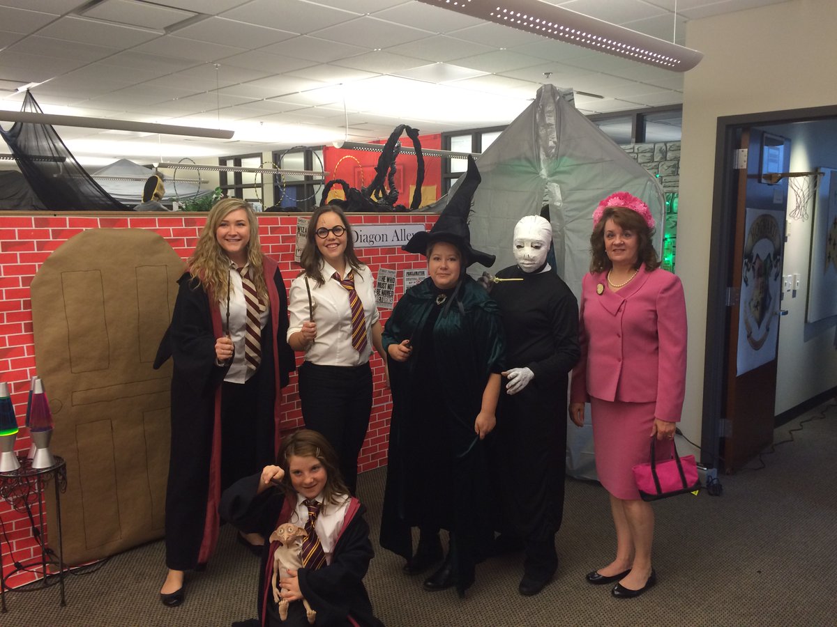 STARZCareers's tweet photo. Happy Hallows' Eve from Starz #LifeAtStarz #Halloween #WorkPerks https://t.co/8EKg3Zg59j
