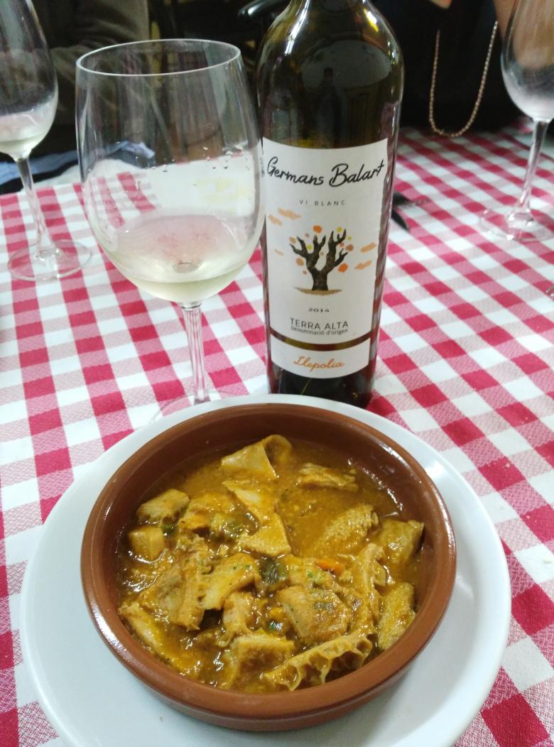 Començar la Nit de les #Garnatxes blanques amb el cap i pota de l'Antonia, mare dels <a href="/GermansBalart/">CellerGermansBalart</a> és un luxe! :-)