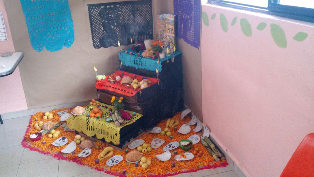 Así quedó la ofrenda de Día de Muertos en <a href="/AlberguesBJ/">Albergues Deleg BJ</a> <a href="/DelegacionBJ/">BJ</a> esoooooooooooooo!