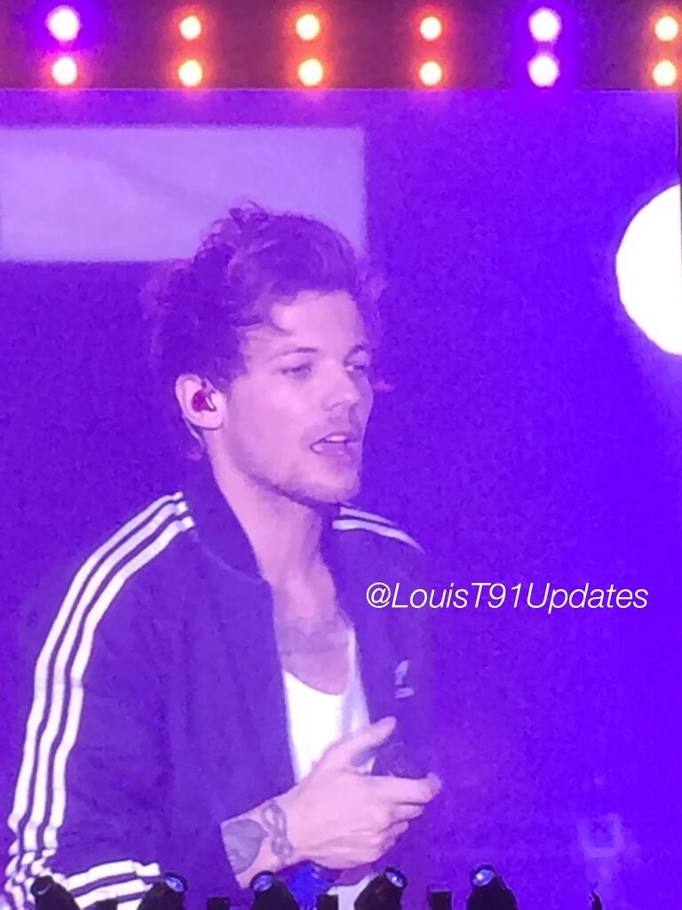 newsonedbra's tweet photo. Louis Lindo tommo agora! -Indy #OTRASheffield2 https://t.co/BI2nzHG38O