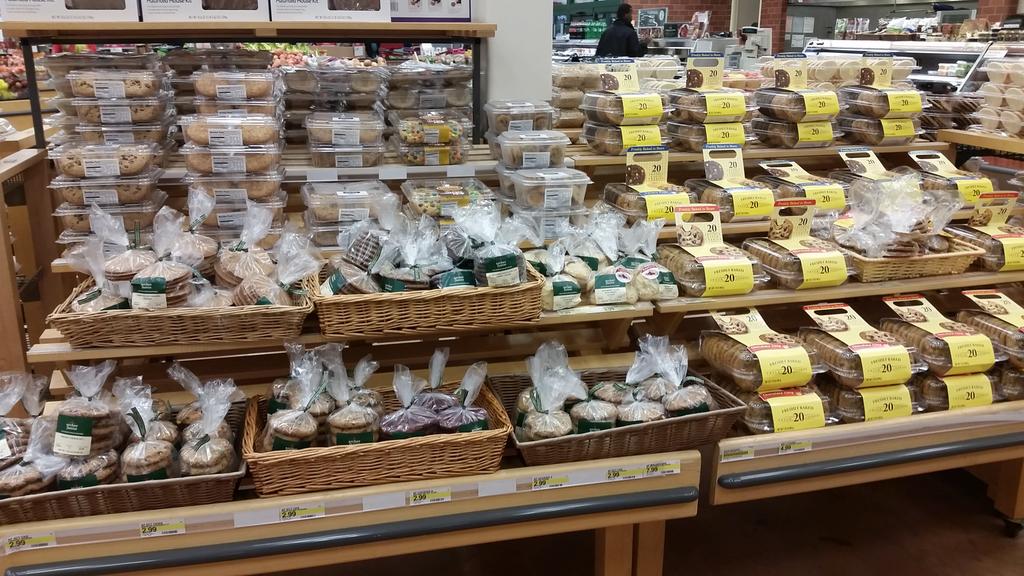 slnww4's tweet photo. #T1397 #freshandbold #targetbakery 
We have all your snack needs ready for the #Halloween weekend! https://t.co/MnNfC9ELjr
