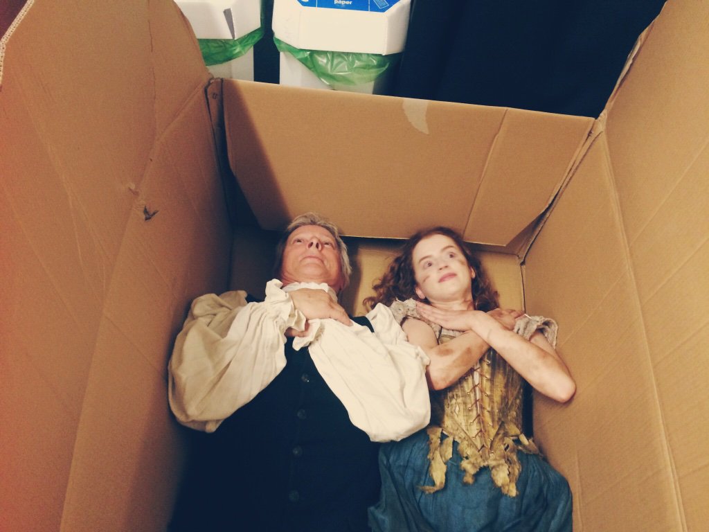 Backstage nap in a coffin #Halloween #janewenham #liverpooleveryman @riaparry 🐲🍄