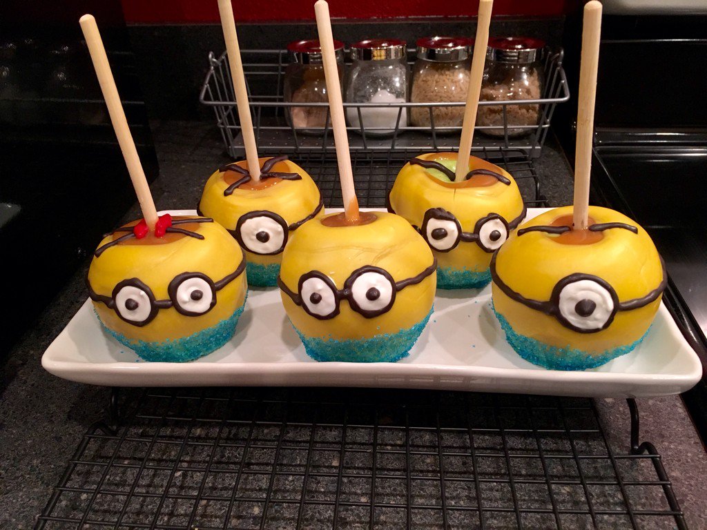 #HappyHalloween #Halloween #Minions #happyfriday #love