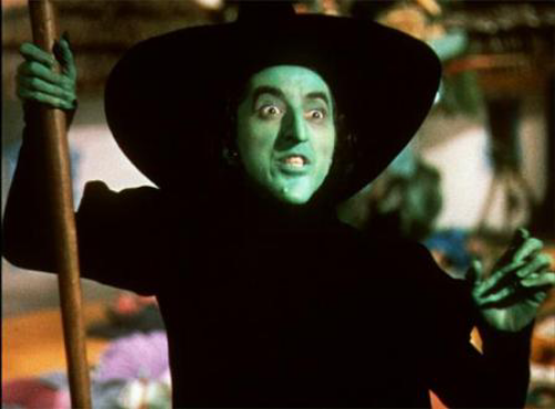 tcguerrero2112's tweet photo. #ProblemsForMonsters really hard to find makeup for a green complexion, all the non-October months

@FirstAndMonday https://t.co/fWvoqmdwEA