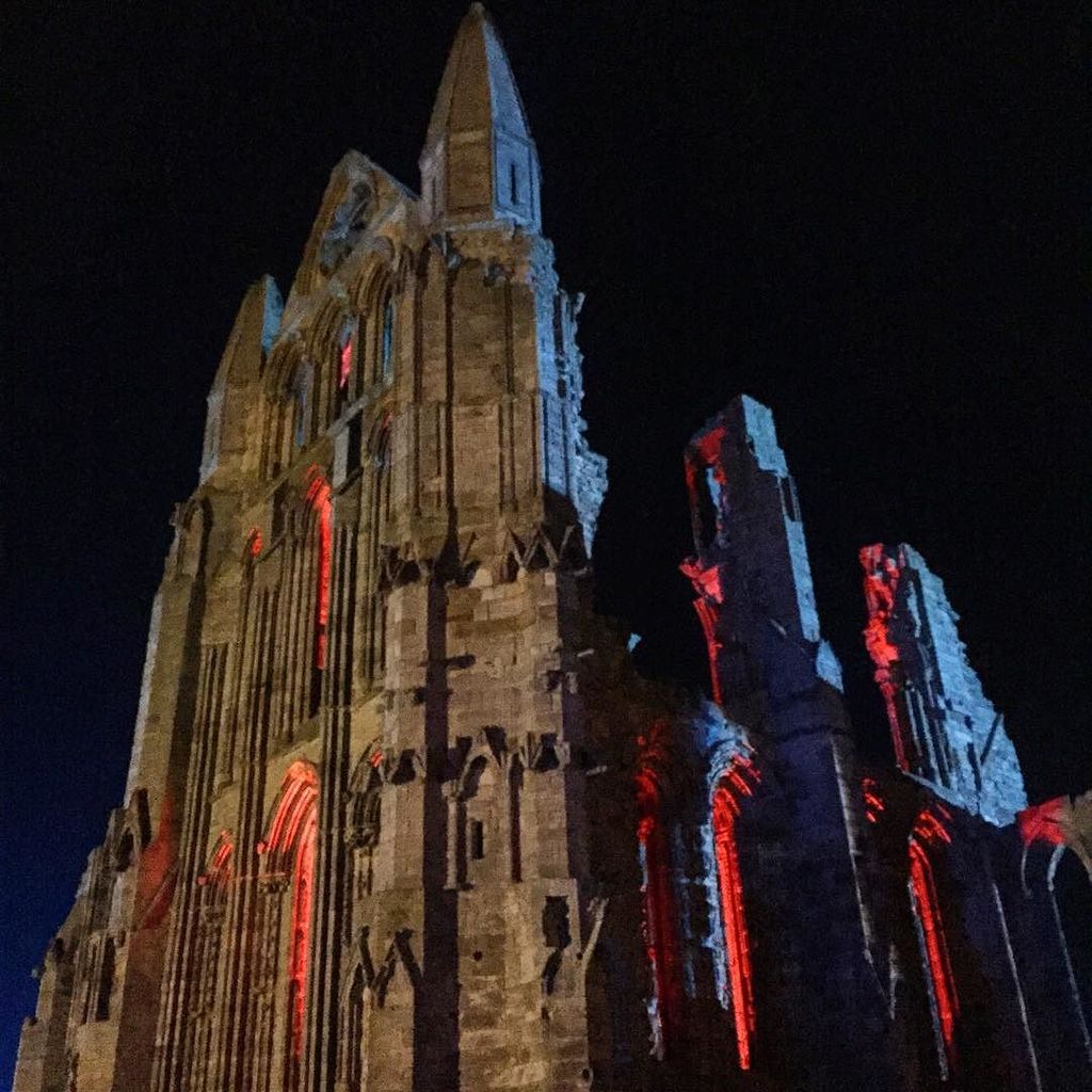 Whit_by's tweet photo. @whit_by by thepaintshop #illuminatedabbey #Whitby #whitbygothweekend https://t.co/sJu8vBlhSh