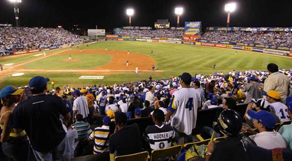 globovision's tweet image. #LoMásRT Jornada del béisbol profesional de este viernes goo.gl/IWieLT
