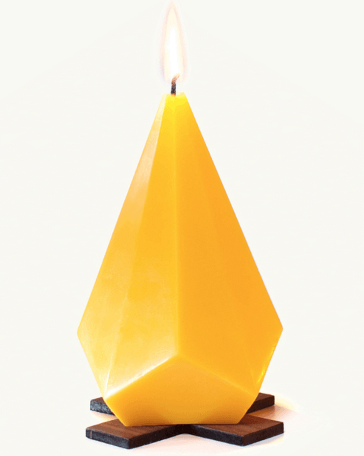 makersrowstore's tweet photo. Inspired by the warm crackle of a campfire, this candle conjures up adventure https://t.co/S718IWESSw https://t.co/tRU0tg0ONo