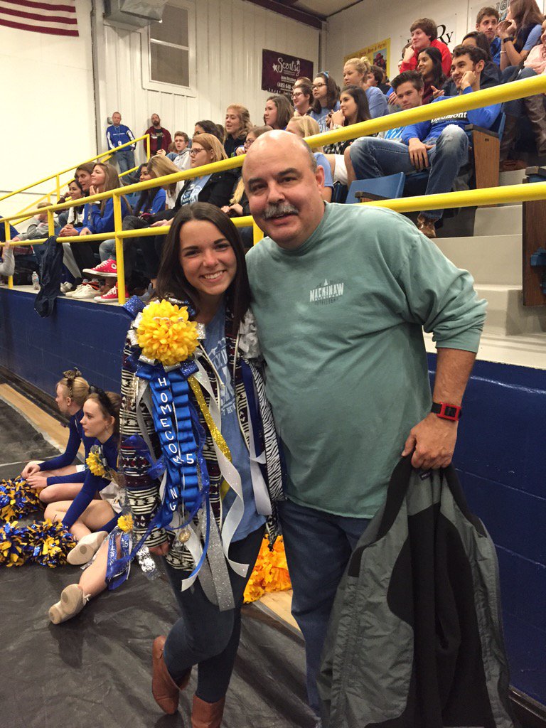 PHSSTUCO1's tweet photo. Thanks for making our pep assembly amazing! @AndyHarrison #simonesez https://t.co/fVdD2rRYY5