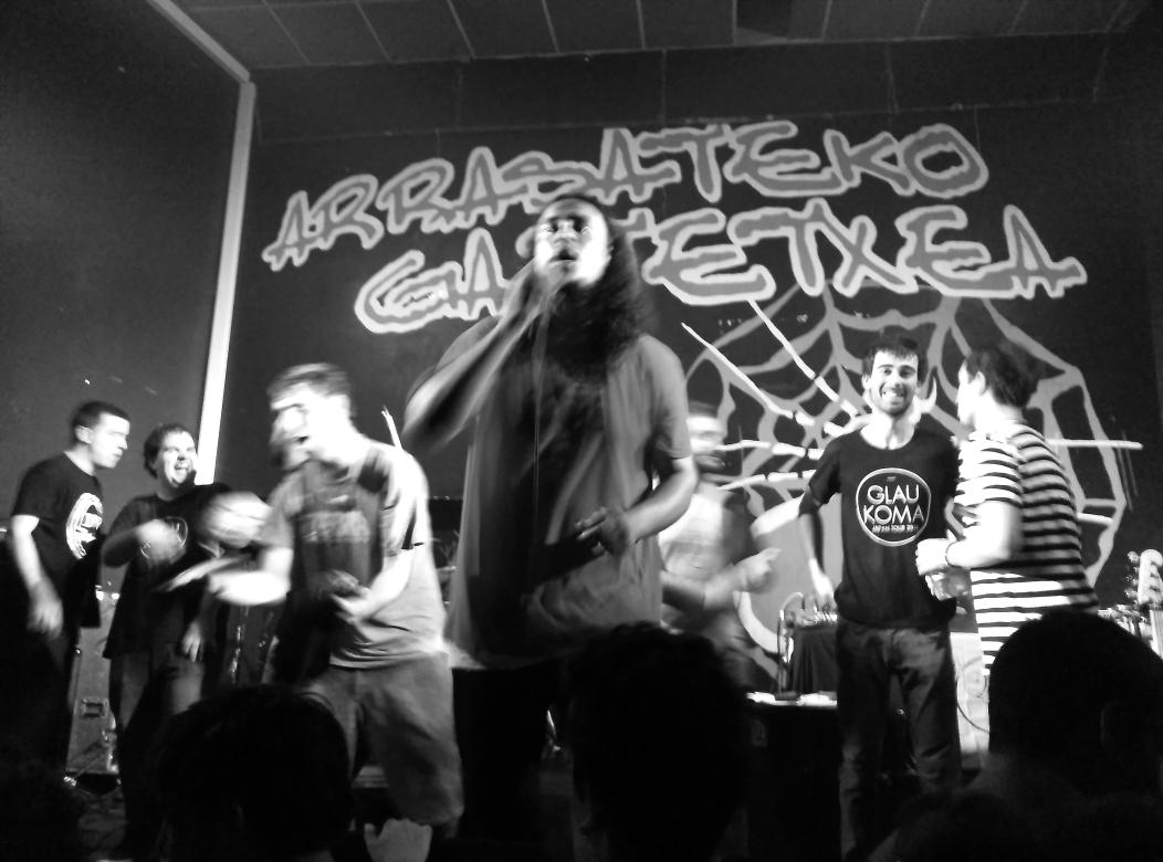 koolturekintza's tweet photo. @Glaukomaband milesker! Ikaragarria! https://t.co/2y6eLusrof