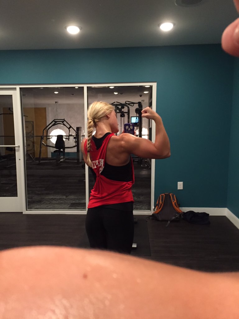 KhatFit's tweet photo. Flex Friday!!! #1stphorm https://t.co/Q2plGr0fmV