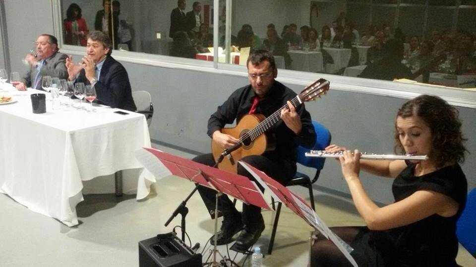 nuriafrauta's tweet photo. Esta tarde gran plan, unos vinitos con música de película , muy seminci.... https://t.co/kDTdK88uFf