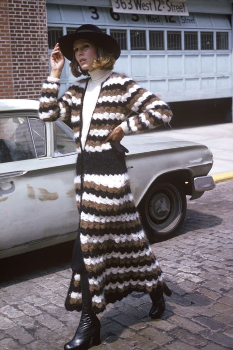 T__twitt's tweet photo. Colorful vintage street style pictures  60-70s https://t.co/IM3kjHiPC0
