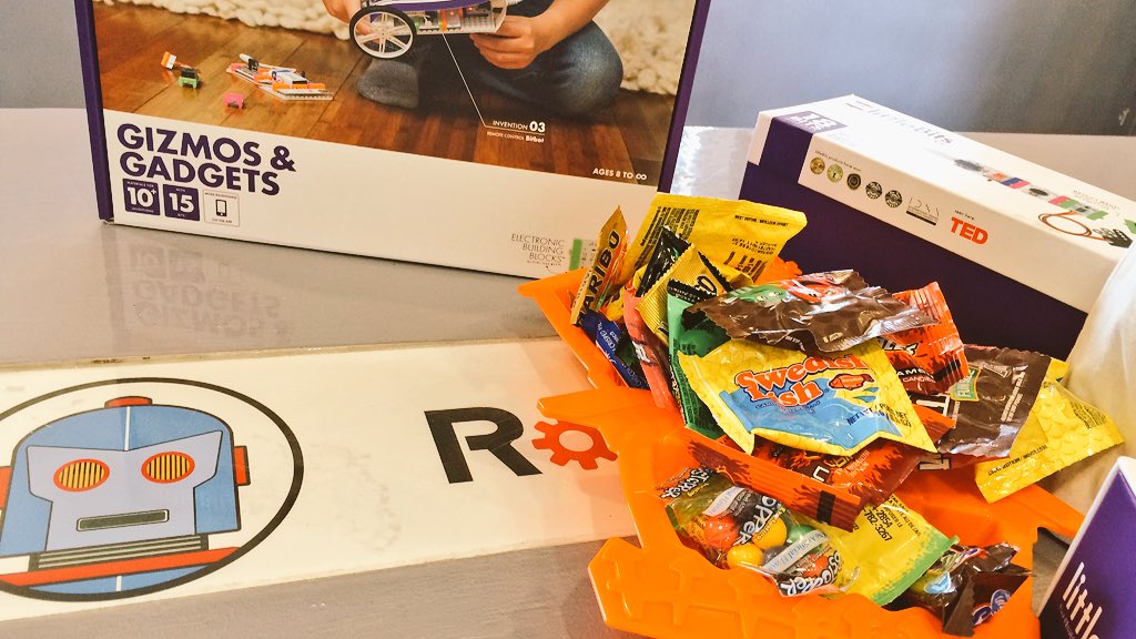 RollingRobots's tweet image. Getting ready for #littleBits #HackHalloween workshop #LAChapter @littleBits #Halloween #maker #BNMakerFaire