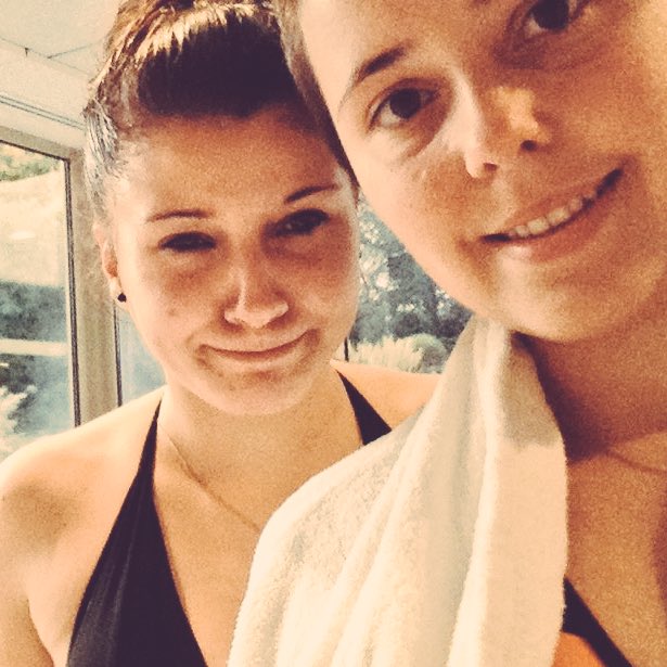So_Goo_d's tweet photo. Un an et des étoiles plein les yeux avec ma femme @georges_oceane  💞 jacuzzi, restaurant, crêpes, rose 🍧🍸���❤️💝🗝✨ https://t.co/kiSt0dcwGC