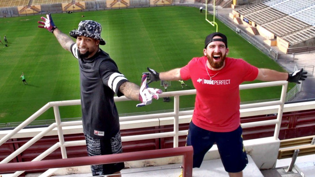 ComeOnEngland21's tweet image. Super Bowl Edition ... - #Amazing #Basketball #BasketballTrickShots #Cool #Crazy #Du - wp.me/p5CvtF-knb