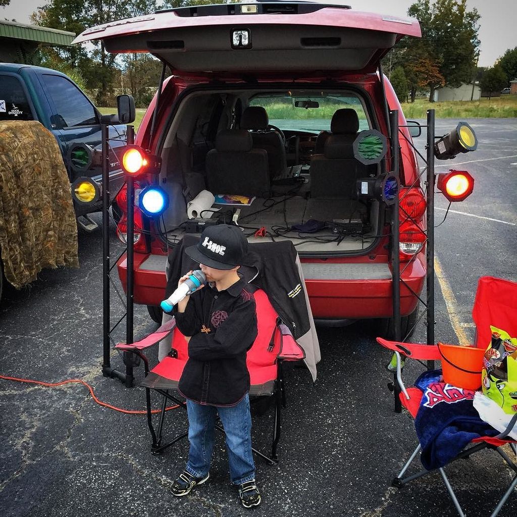 bshoc's tweet photo. My man Aidan throwing a Mini B-SHOC Concert at Trunk or Treat in Tennessee! #bshoc #jesusmusic #jesuslean https://t.co/SL1wdLzqA1