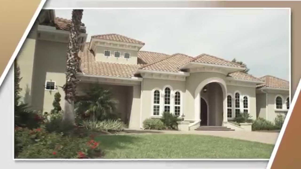 Vector_iGroup's tweet photo. All of our cinematic real estate videos open and close with a call-to-action voiceover! #re… https://t.co/CYmxnNfMU5 https://t.co/nWG1Cwj2Me