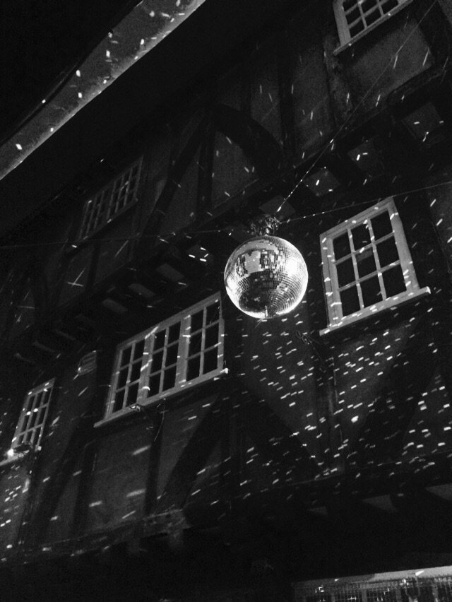 fionacpearson's tweet photo. Is it a silvery moon?? Nooo, a disco ball in #TheShambles @IlluminateYork Thx @Gabs_Pearson! Amazeballs! #IY2015 https://t.co/4xj4Id3knX